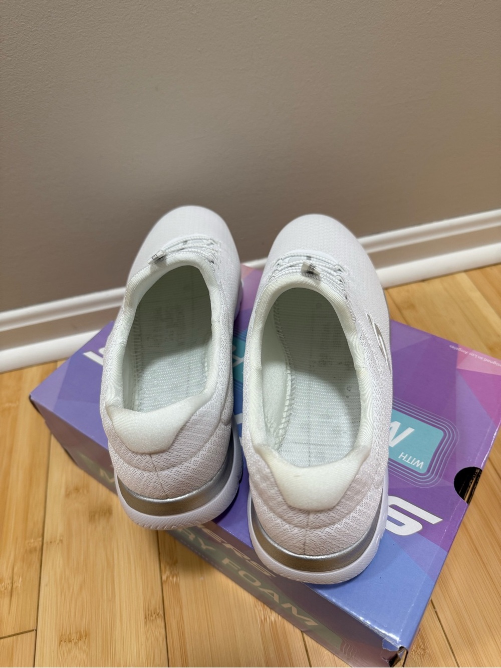 Skechers White Women's Slip-On Athletic Sneakers (please read) - Picture 4 of 5